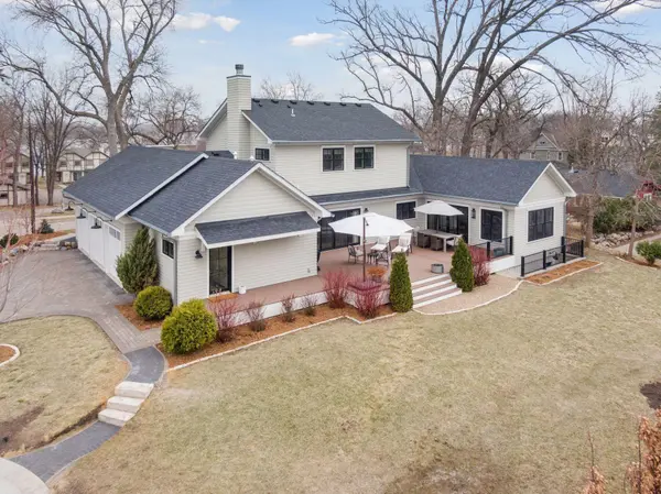 127 W Lake ST, Excelsior, MN 55331