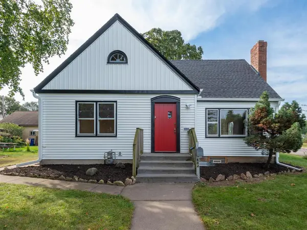 884 Hyacinth AVE E, Saint Paul, MN 55106
