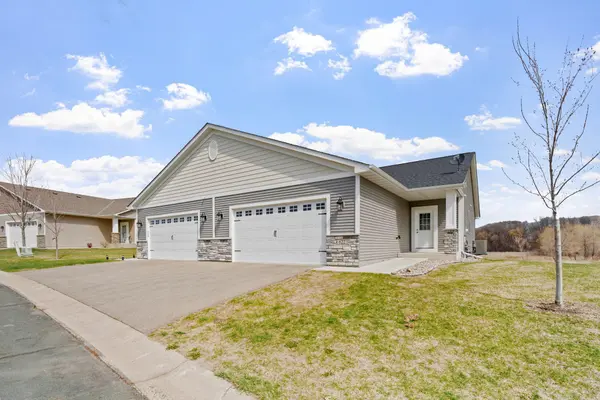 622 Shoreview LN, Norwood Young America, MN 55397