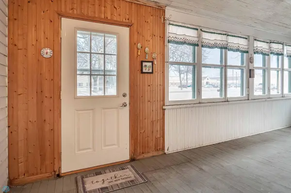 212 5th AVE SE, Barnesville, MN 56514