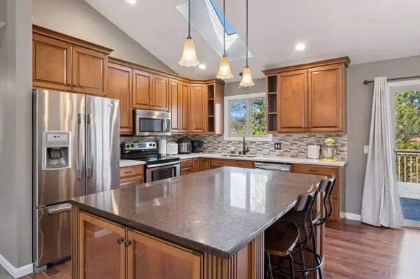 5090 W 143rd ST, Savage, MN 55378