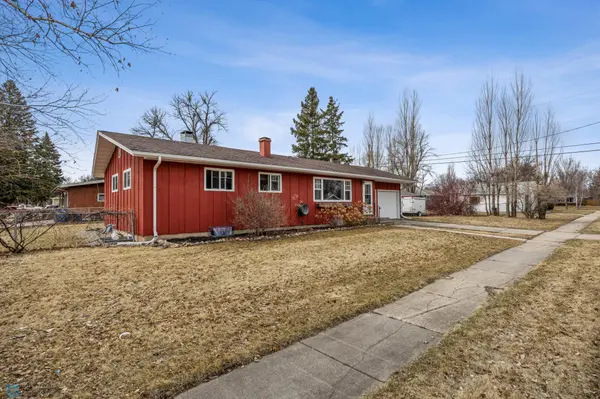 1821 18th AVE S, Moorhead, MN 56560