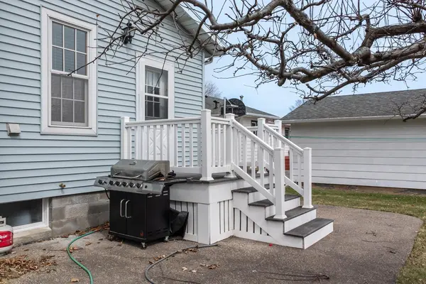 1017 W Lyon AVE, Lake City, MN 55041