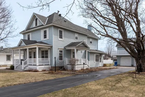 1017 W Lyon AVE, Lake City, MN 55041