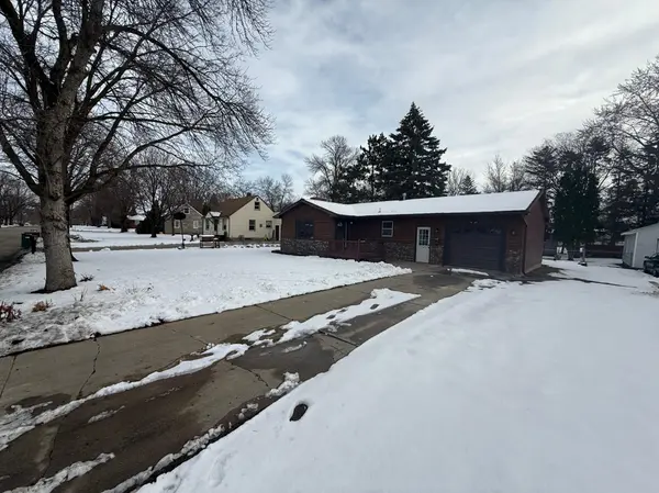 613 S Litchfield AVE, Litchfield, MN 55355