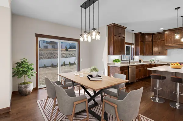 27290 Petes Hill TRL, Elko New Market, MN 55020