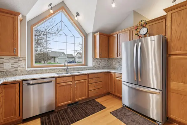 996 Bridle Creek DR, Jordan, MN 55352