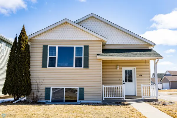414 18th ST N, Moorhead, MN 56560