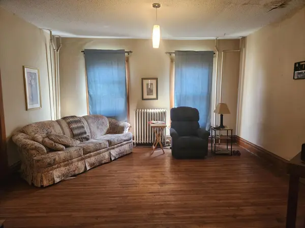 102 3rd ST SE, Pipestone, MN 56164