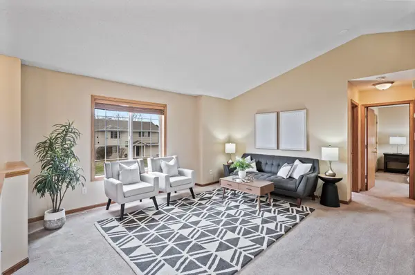 2011 Downing AVE, Shakopee, MN 55379