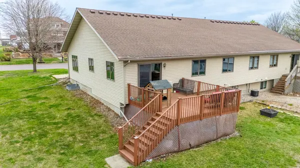 20 W Lanesburgh ST, Le Center, MN 56057