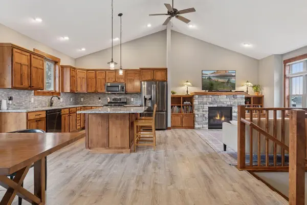 359 Vista CIR, River Falls, WI 54022