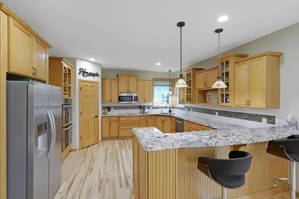 27130 Hickory Ridge DR, Elko New Market, MN 55020