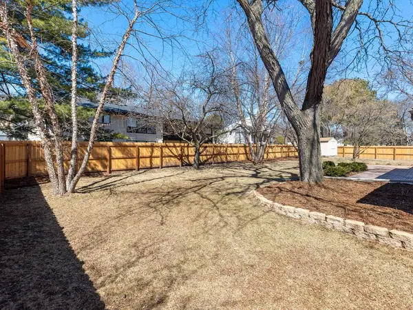 1845 Major DR N, Golden Valley, MN 55422