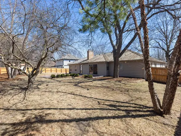1845 Major DR N, Golden Valley, MN 55422