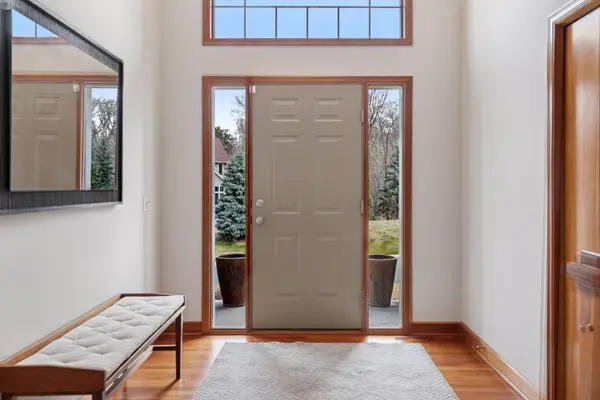 1490 Pinetree TRL, Eagan, MN 55122