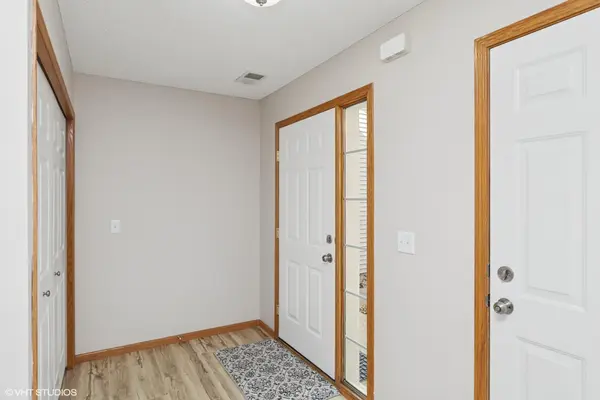 128 Oakmont LN, Red Wing, MN 55066