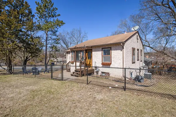 114 Mission RD W, Bloomington, MN 55420