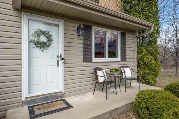 1127 Benton WAY, Arden Hills, MN 55112