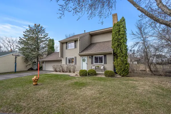 1127 Benton WAY, Arden Hills, MN 55112