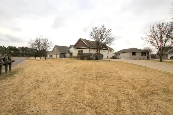 1416 Heritage AVE NW, Hutchinson, MN 55350