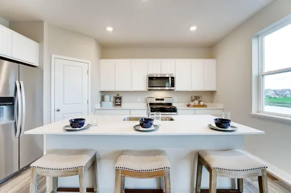 250 Snowdrop TRL, Waconia, MN 55387
