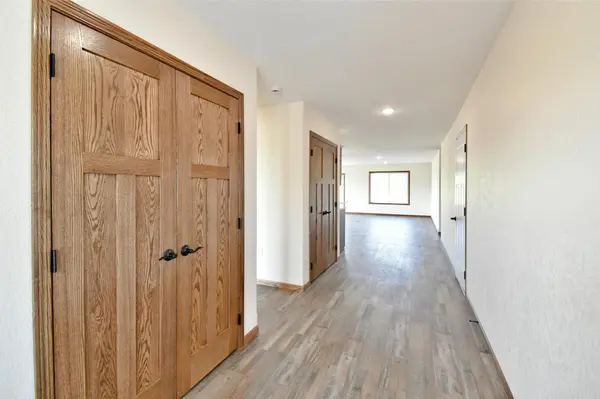 293 Old Glory DR, Alexandria, MN 56308