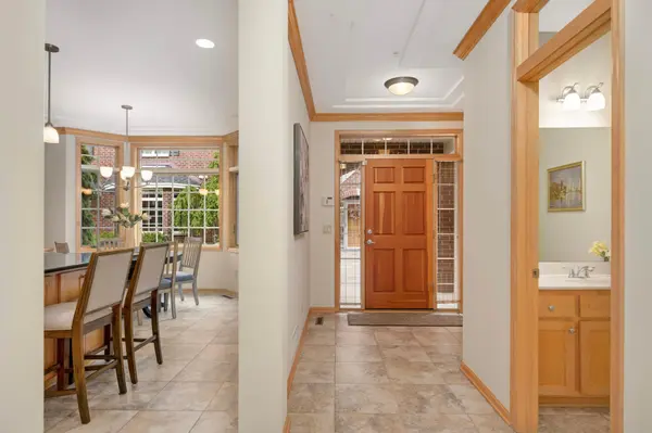10855 Falling Water LN #B, Woodbury, MN 55129