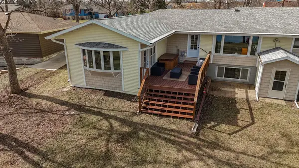 915 W 4th ST, Morris, MN 56267