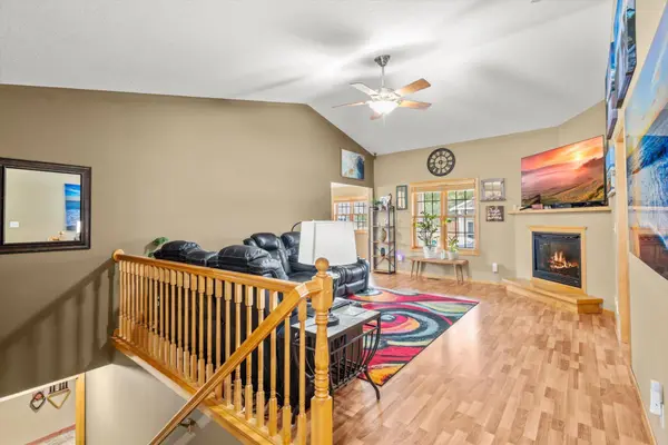 449 Charles LN, Somerset, WI 54025