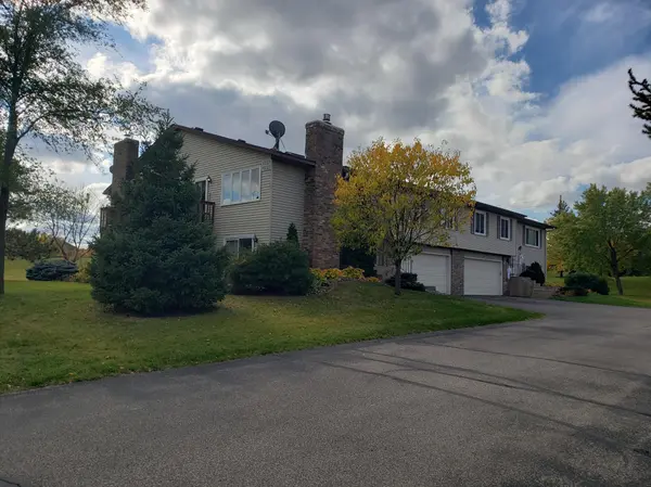 10321 Balsam LN, Eden Prairie, MN 55347