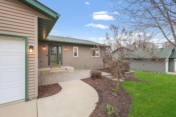 303 Sidney ST W, Morristown, MN 55052