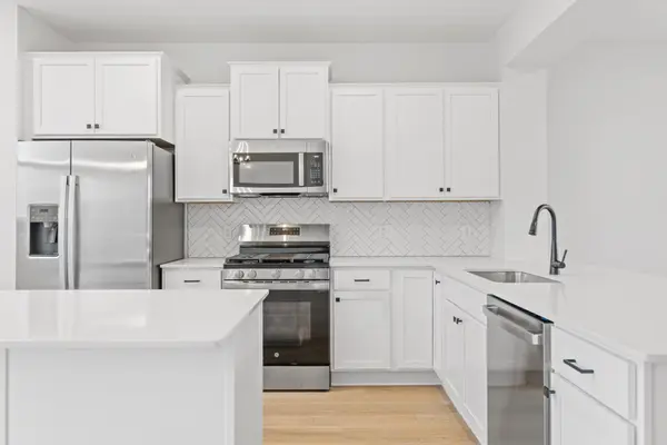 10283 Birchwood CIR, Victoria, MN 55318