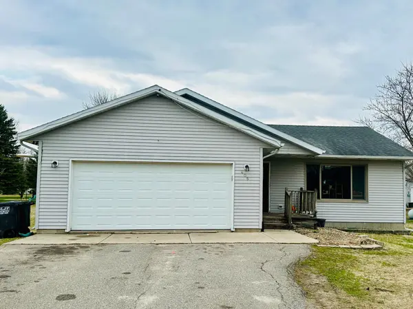 405 Baer CIR, Pemberton, MN 56078