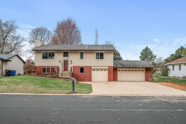 1028 Merritt ST, Shakopee, MN 55379
