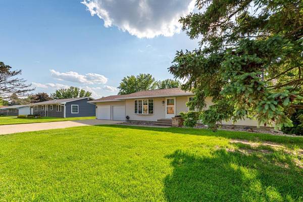 30 Brand AVE, Faribault, MN 55021