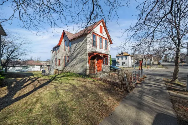 959 Greenbrier ST, Saint Paul, MN 55106