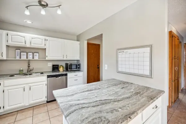 2525 76th ST E #208, Inver Grove Heights, MN 55076