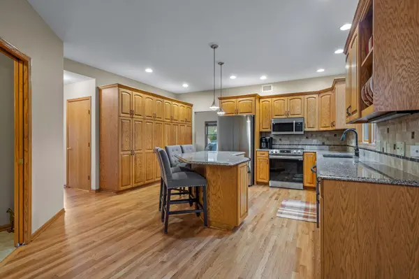1003 27th ST SW, Austin, MN 55912