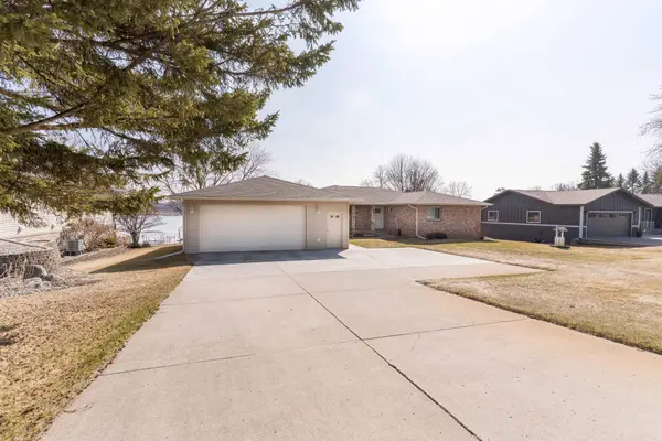 1802 Connell DR, Fergus Falls, MN 56537