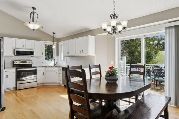1841 Valley Ridge TRL S, Chanhassen, MN 55317