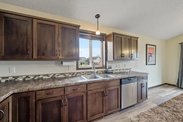 11380 72nd ST NE, Albertville, MN 55301