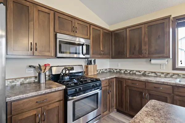11380 72nd ST NE, Albertville, MN 55301
