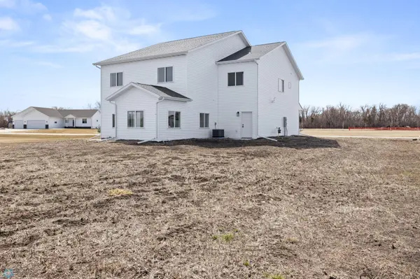 1492 Prairie LN, Wahpeton, ND 58075