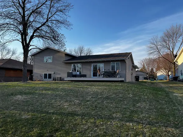 505 Abby LN, Glencoe, MN 55336