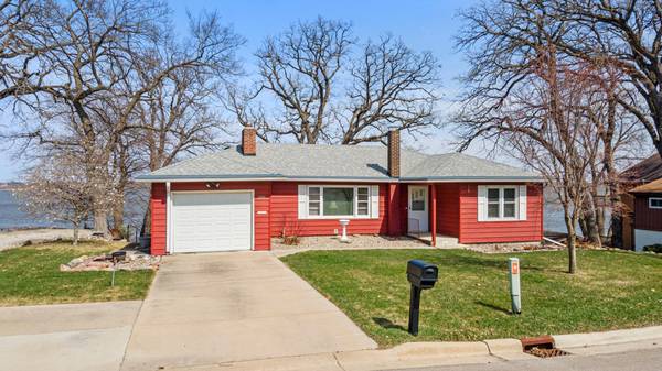 1331 Frank Hall DR,  Albert Lea,  MN 56007