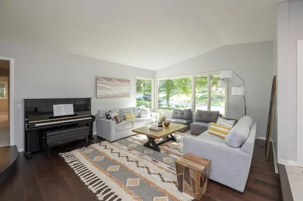 7316 Claredon DR, Edina, MN 55439