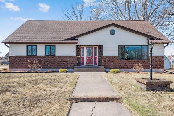 317 15th AVE E, Ashland, WI 54806