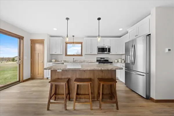 1819 Cypress TRL, New Richmond, WI 54017