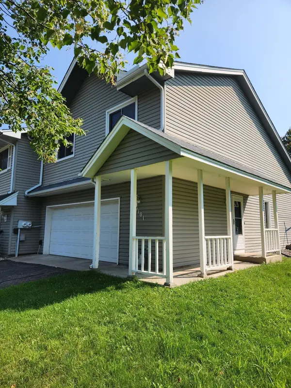 19101 Twilight TRL, Eden Prairie, MN 55346
